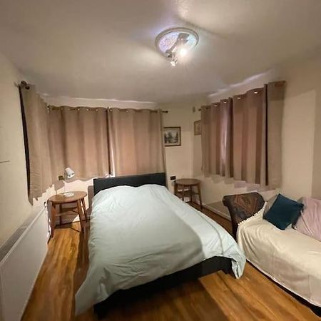Spacious Bungalow In London, Near Central London, The Excel Centre And The O2, Ideal For Families Exteriér fotografie